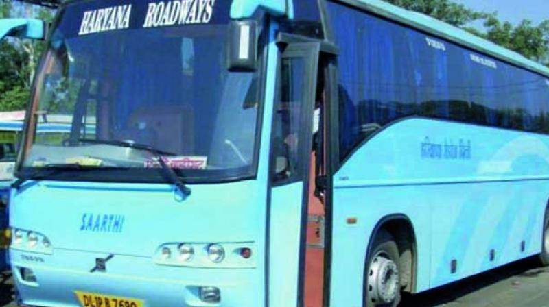 Solar bus starts 20-day trip in Delhi on Environment Day