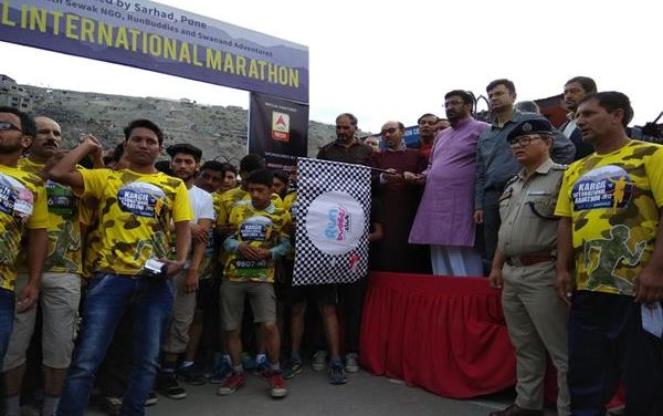 800 runners from across India participate in Kargil Marathon run
